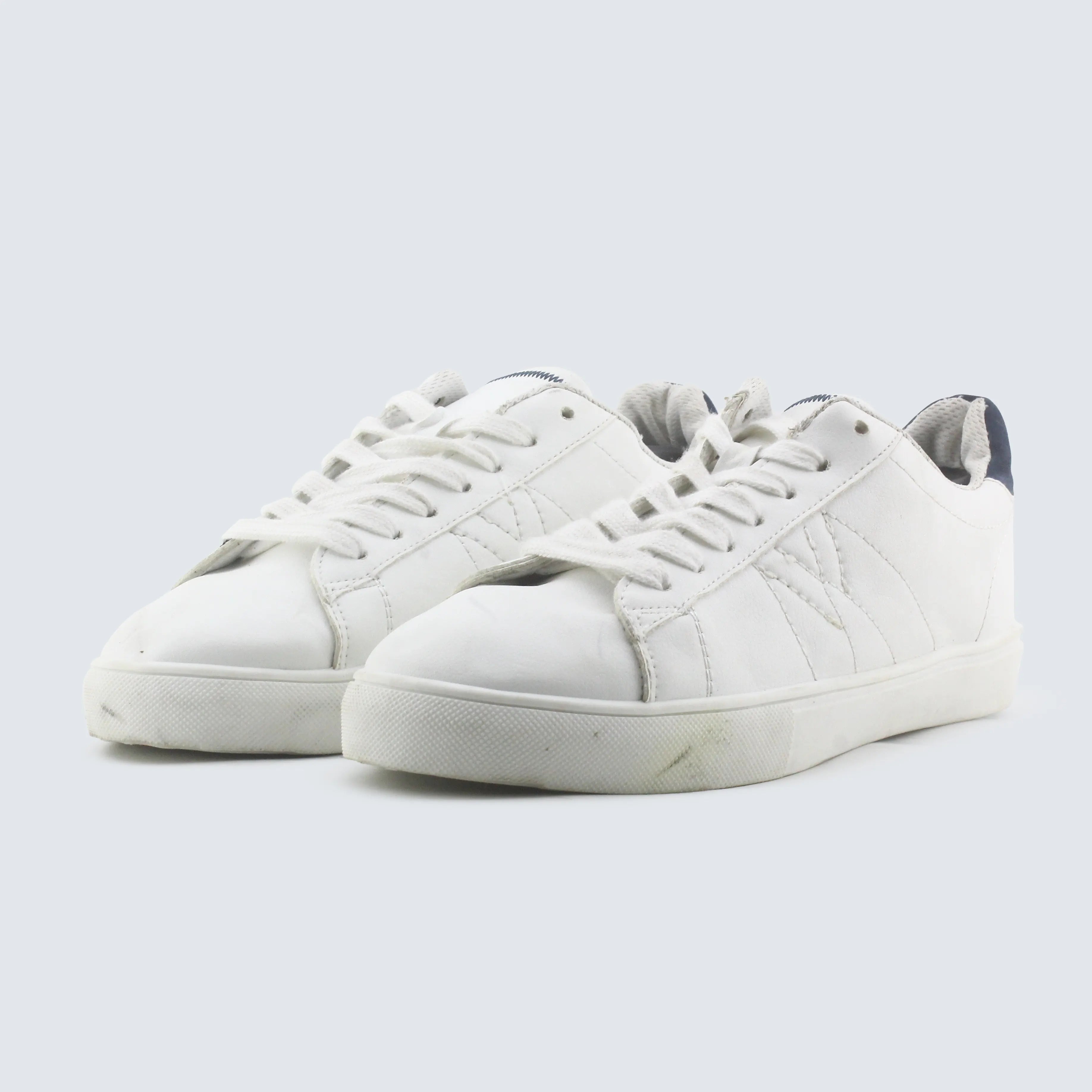 White Everyday Court