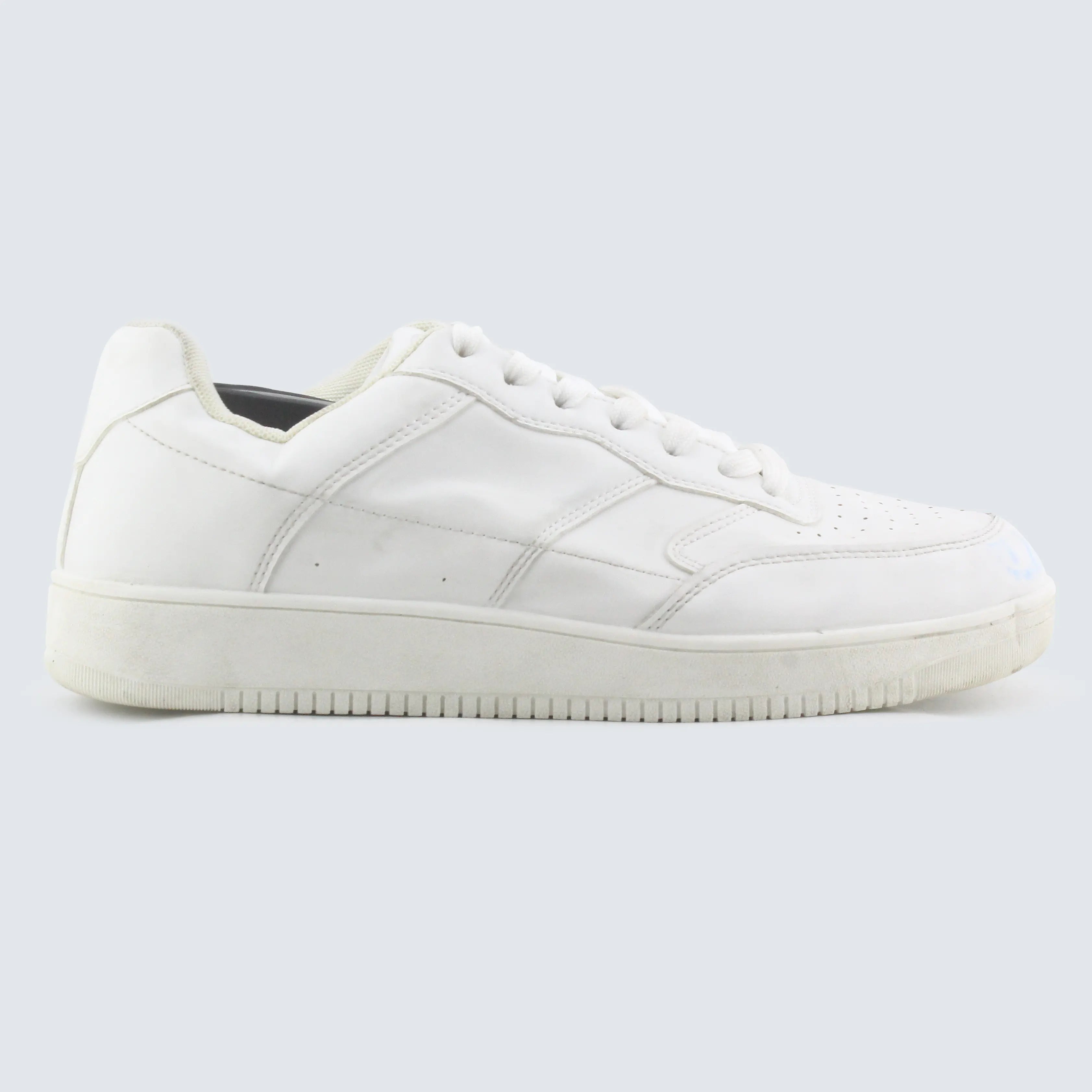 Black Minimal Trainer view