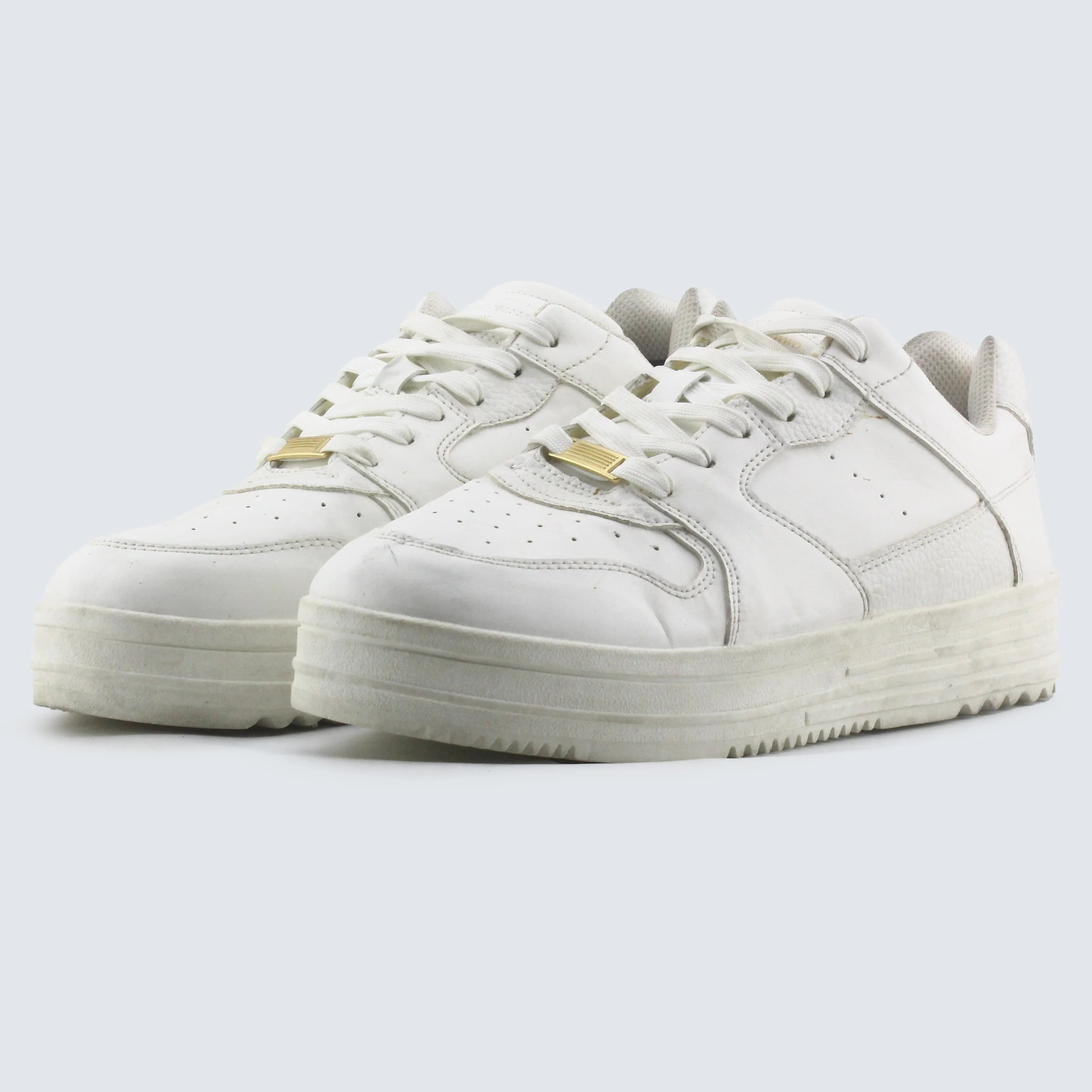 Yellow Detail Sneaker