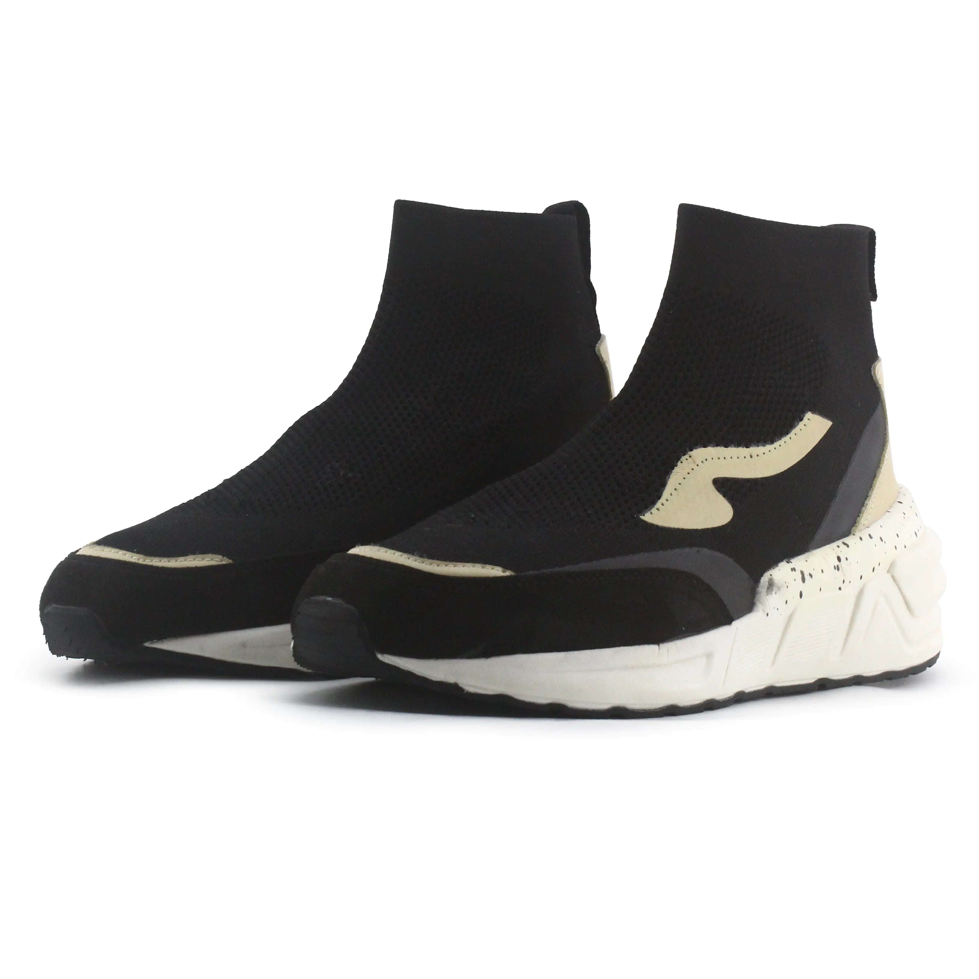 White High-Top Trainer